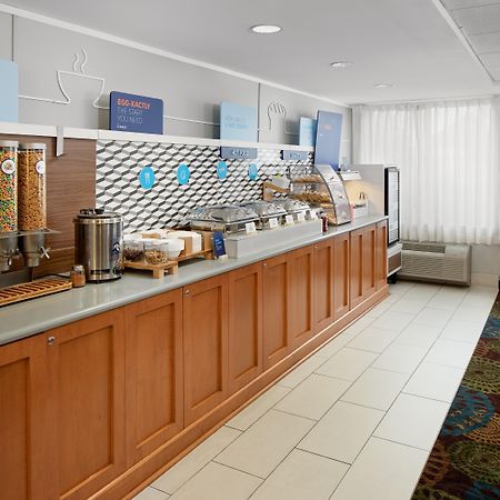 Holiday Inn Express Romulus / Detroit Airport By Ihg Zewnętrze zdjęcie