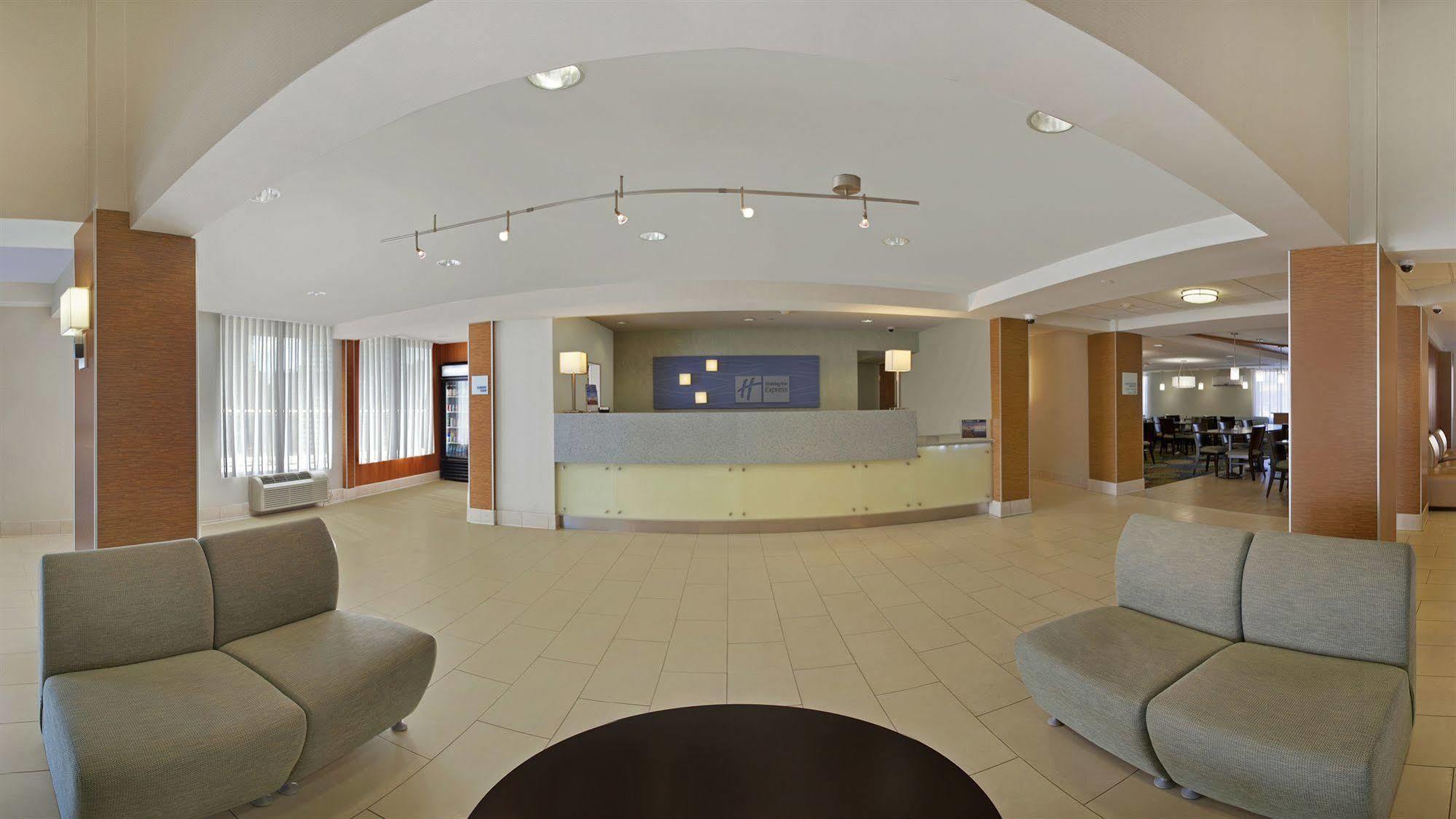 Holiday Inn Express Romulus / Detroit Airport By Ihg Zewnętrze zdjęcie