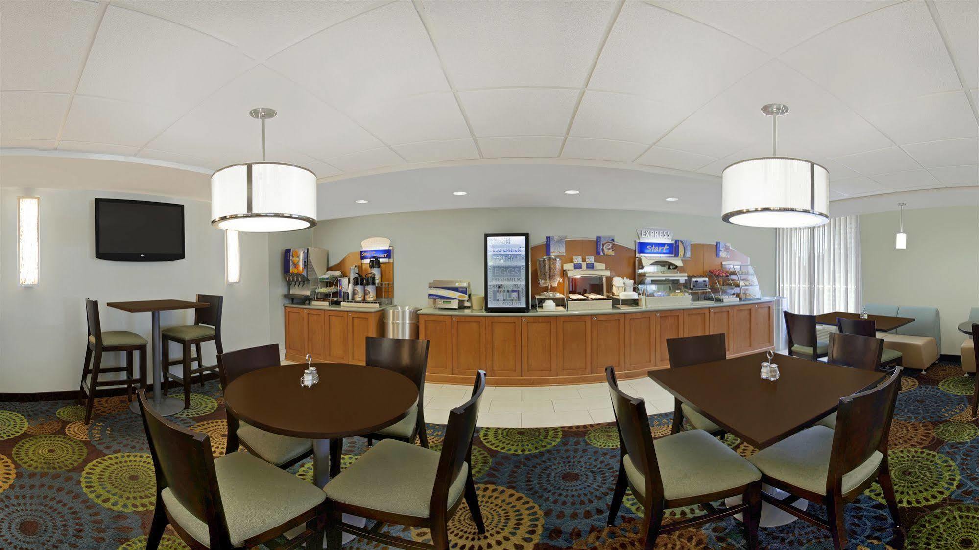 Holiday Inn Express Romulus / Detroit Airport By Ihg Zewnętrze zdjęcie